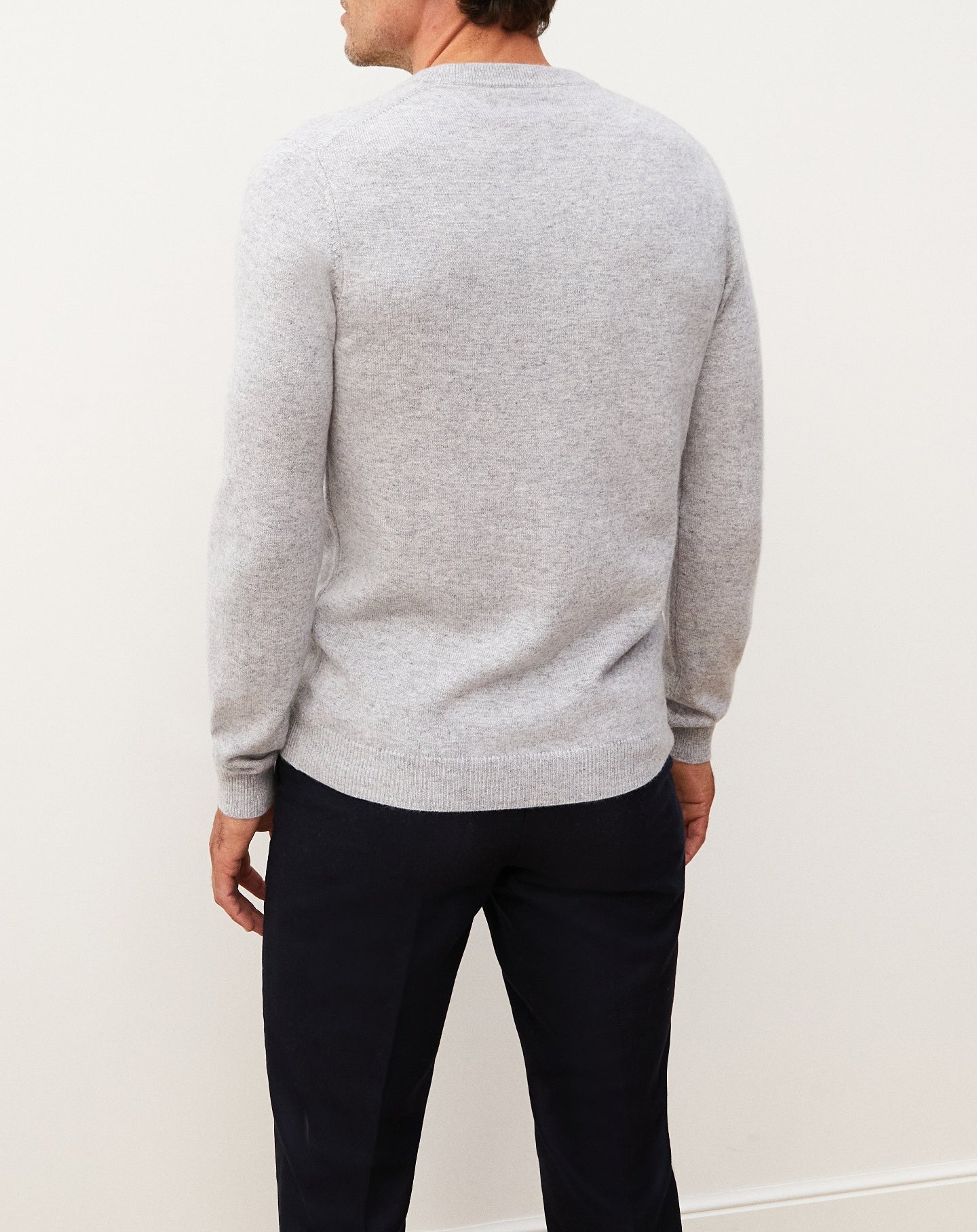 Fitted V-neck cashmere jumper - Givre