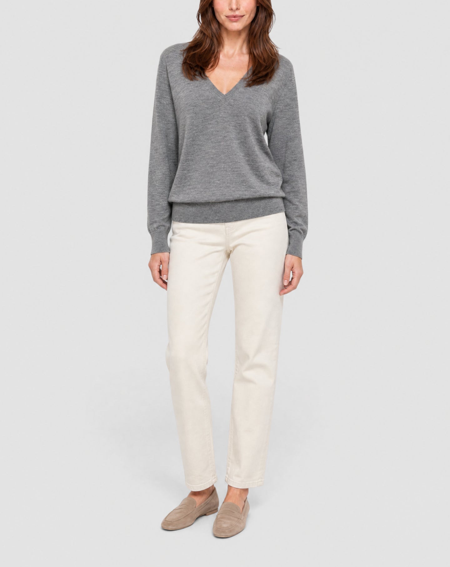 Ultra-fine, loose-fitting V-neck cashmere jumper - Flannel