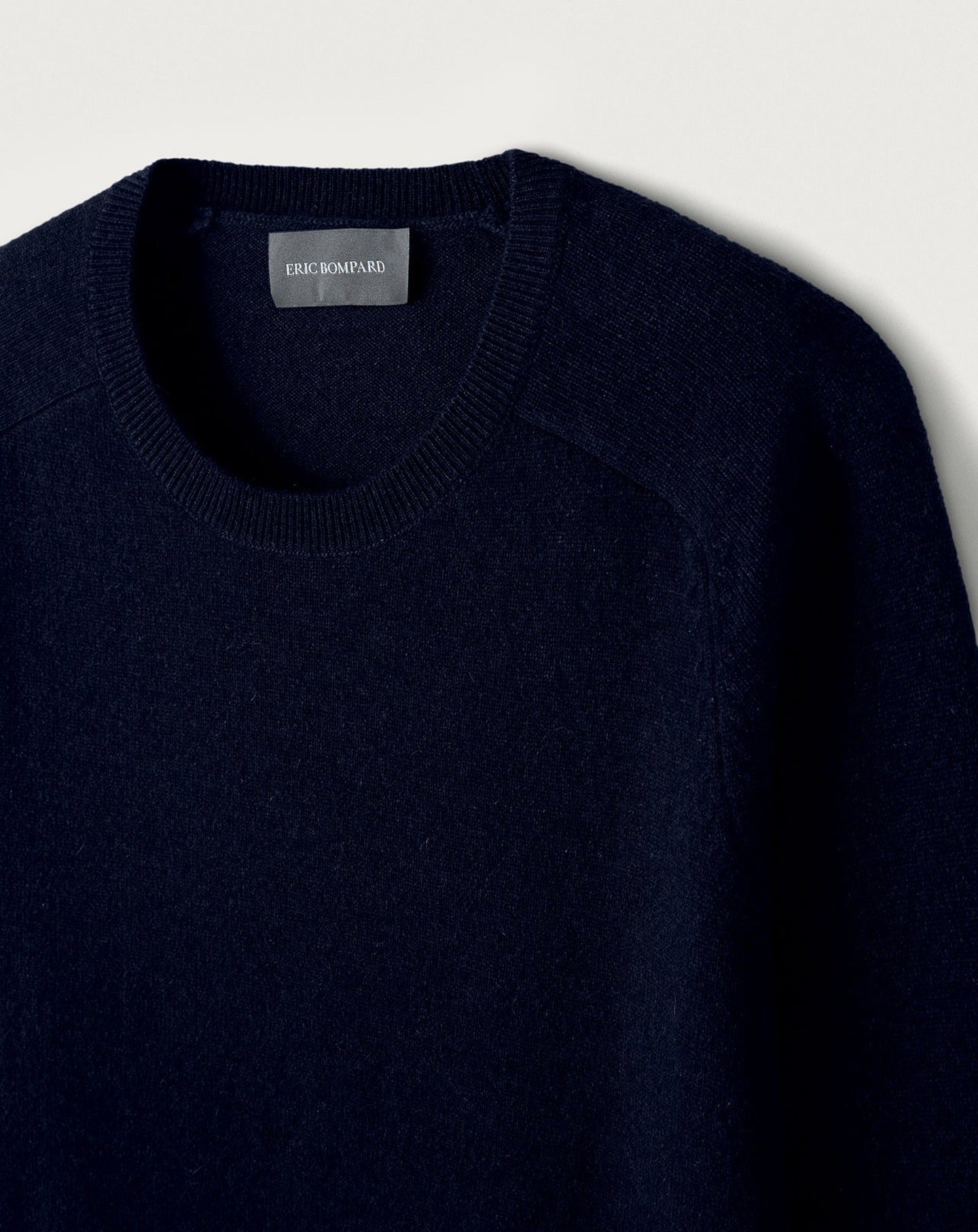 Pull col rond ajusté emmanchures marteau en cachemire -  Marine