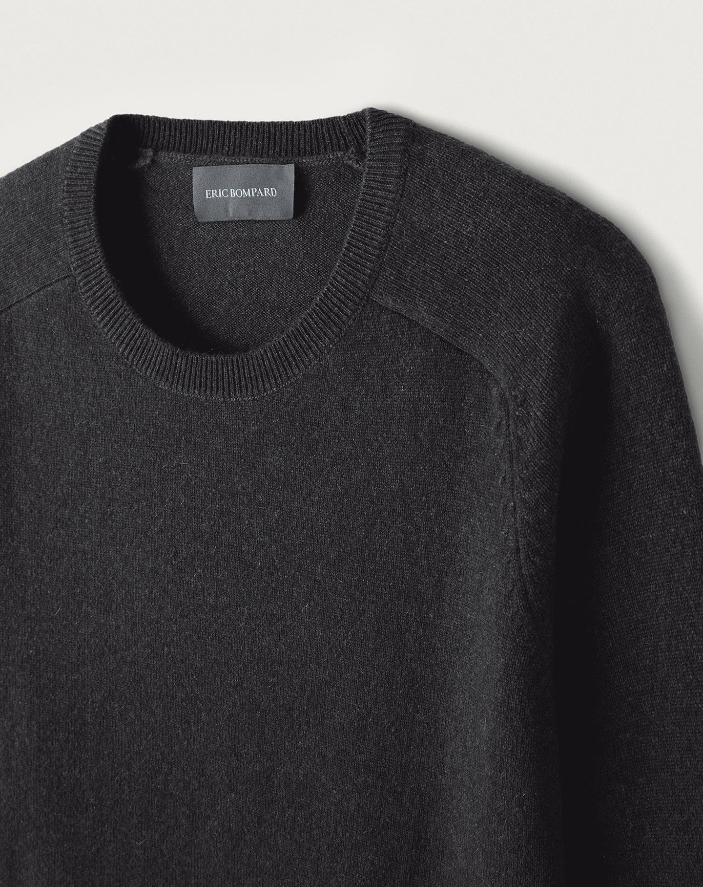 Fitted round-neck jumper with hammer sleeves in cashmere - Anthracite