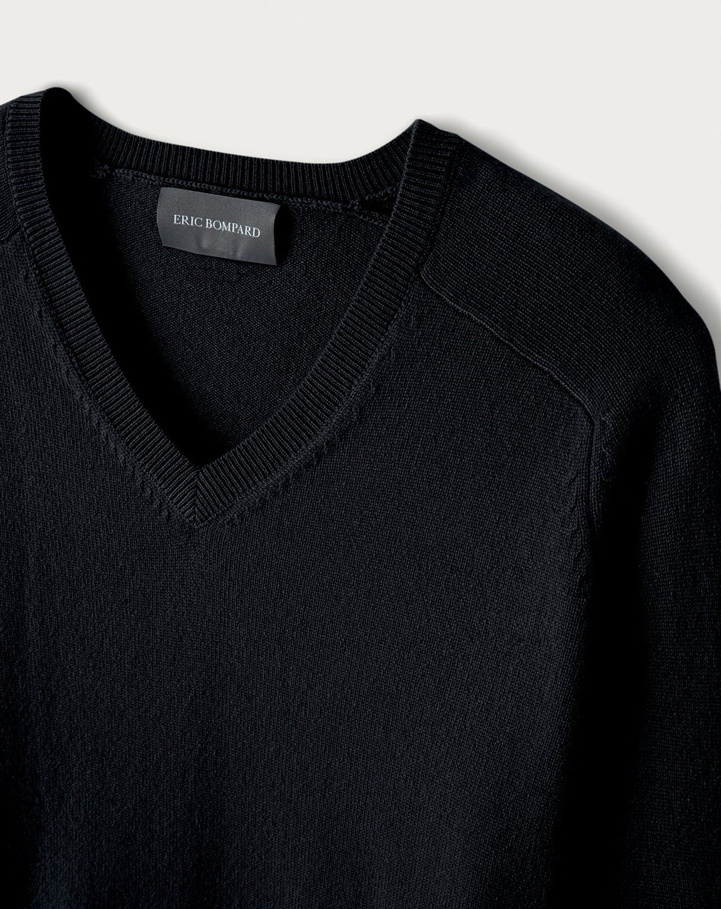 RECO110Pull V Ajusté Emmanchures Marteau - Noir