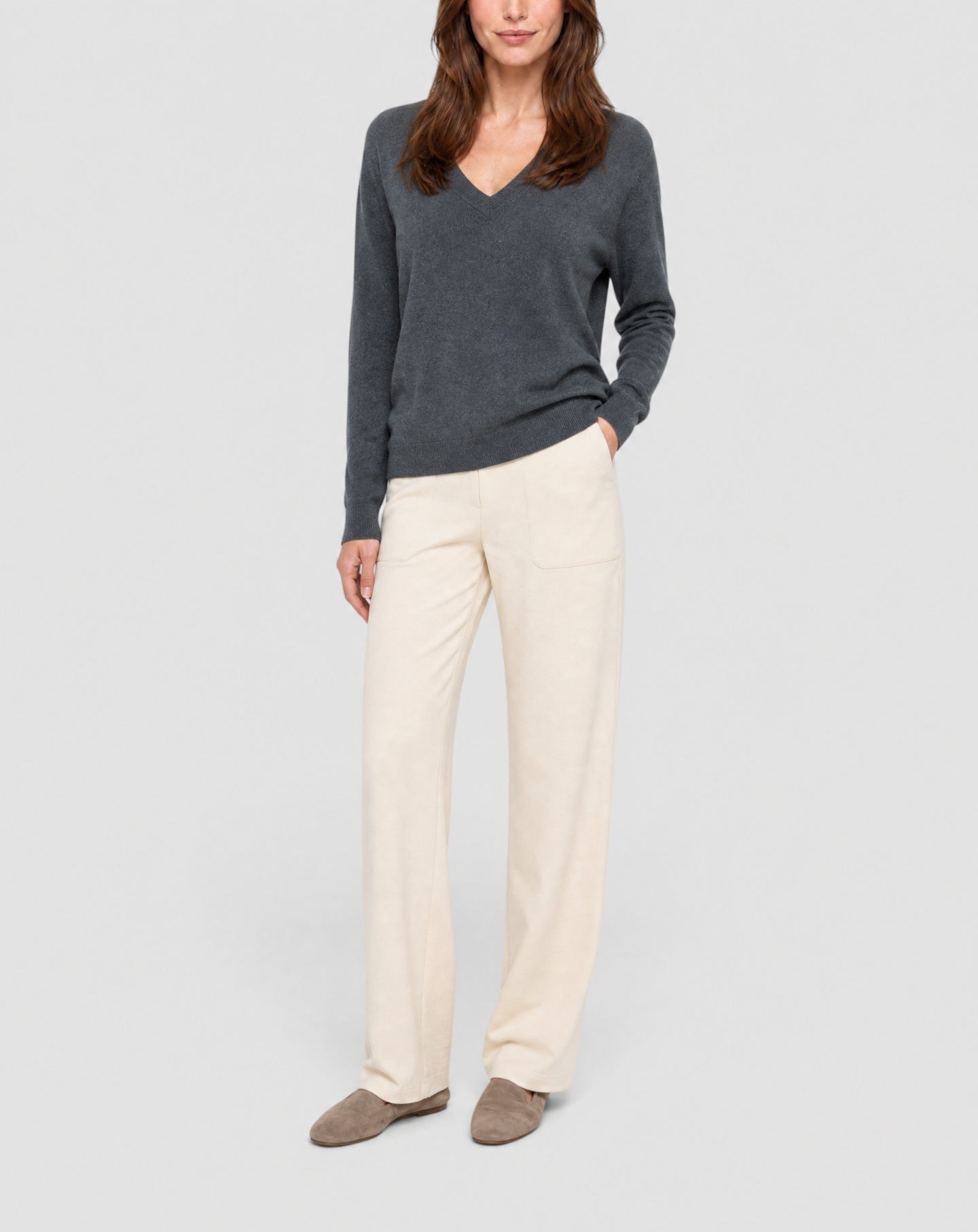 Ultra-fine V-neck cashmere jumper - Loup