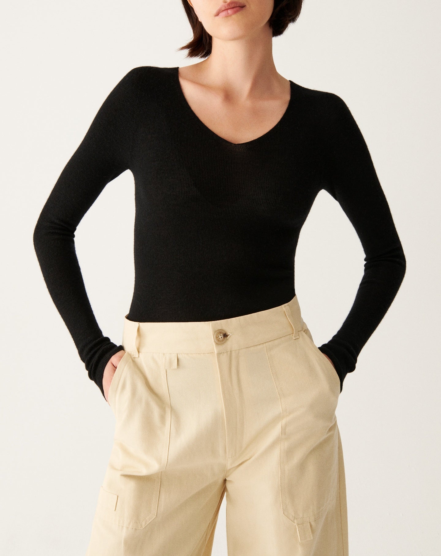 RECO120Pull V Ultrafin Sans Couture - Noir