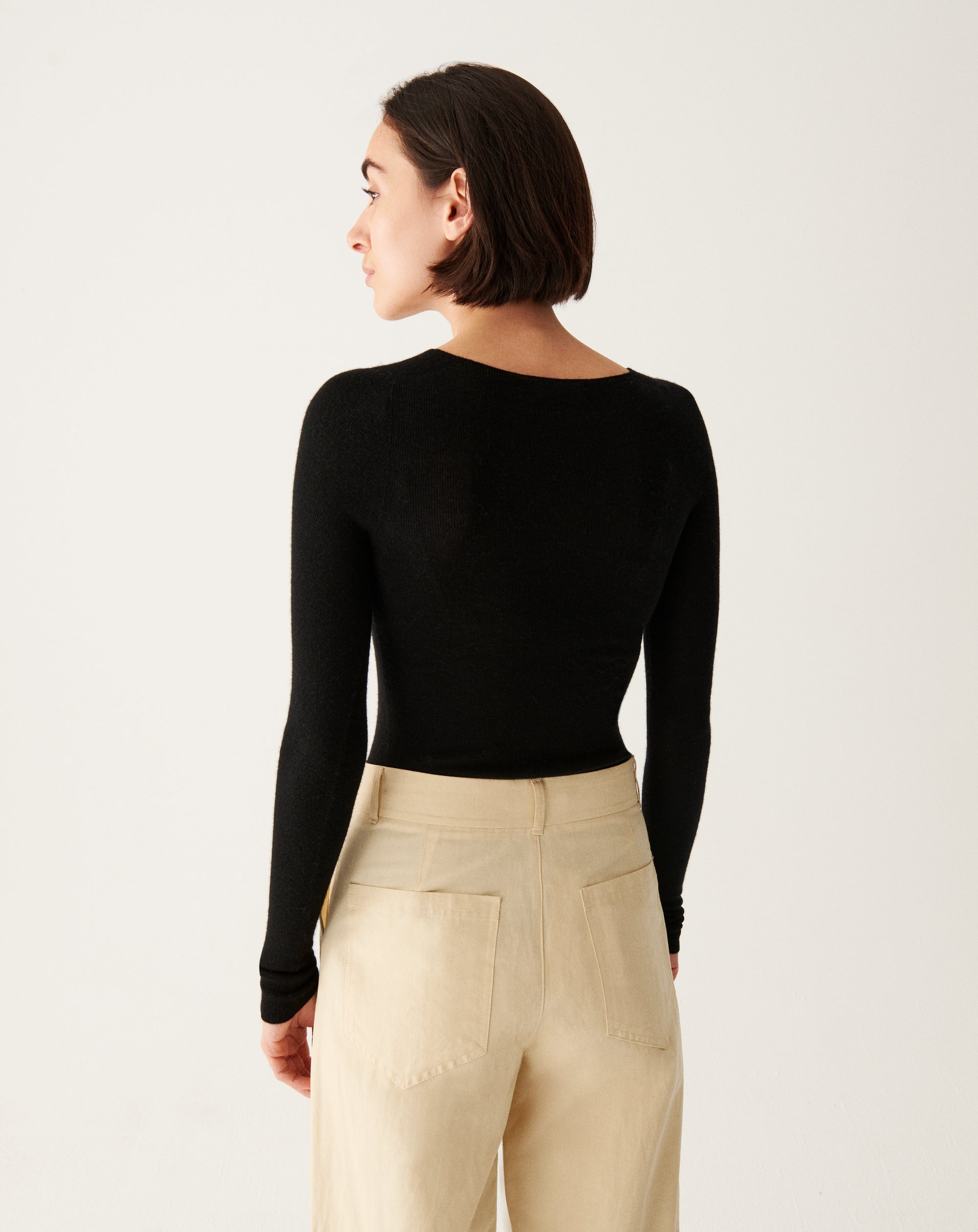 RECO120Pull V Ultrafin Sans Couture - Noir