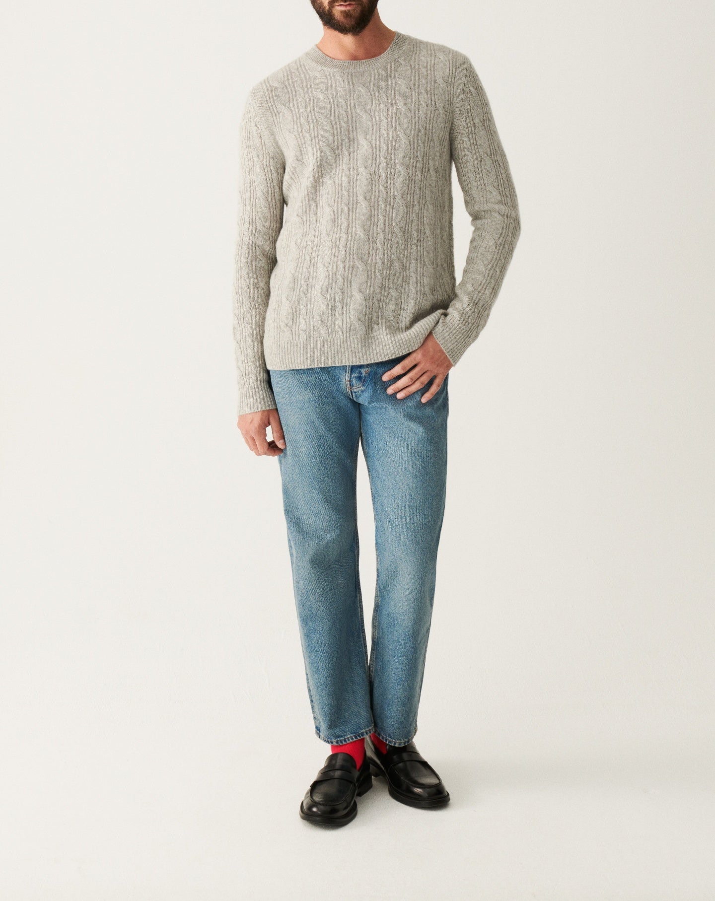 Cashmere jumper with a round neck, cable knit and ribbed detailing - Silver Grey
