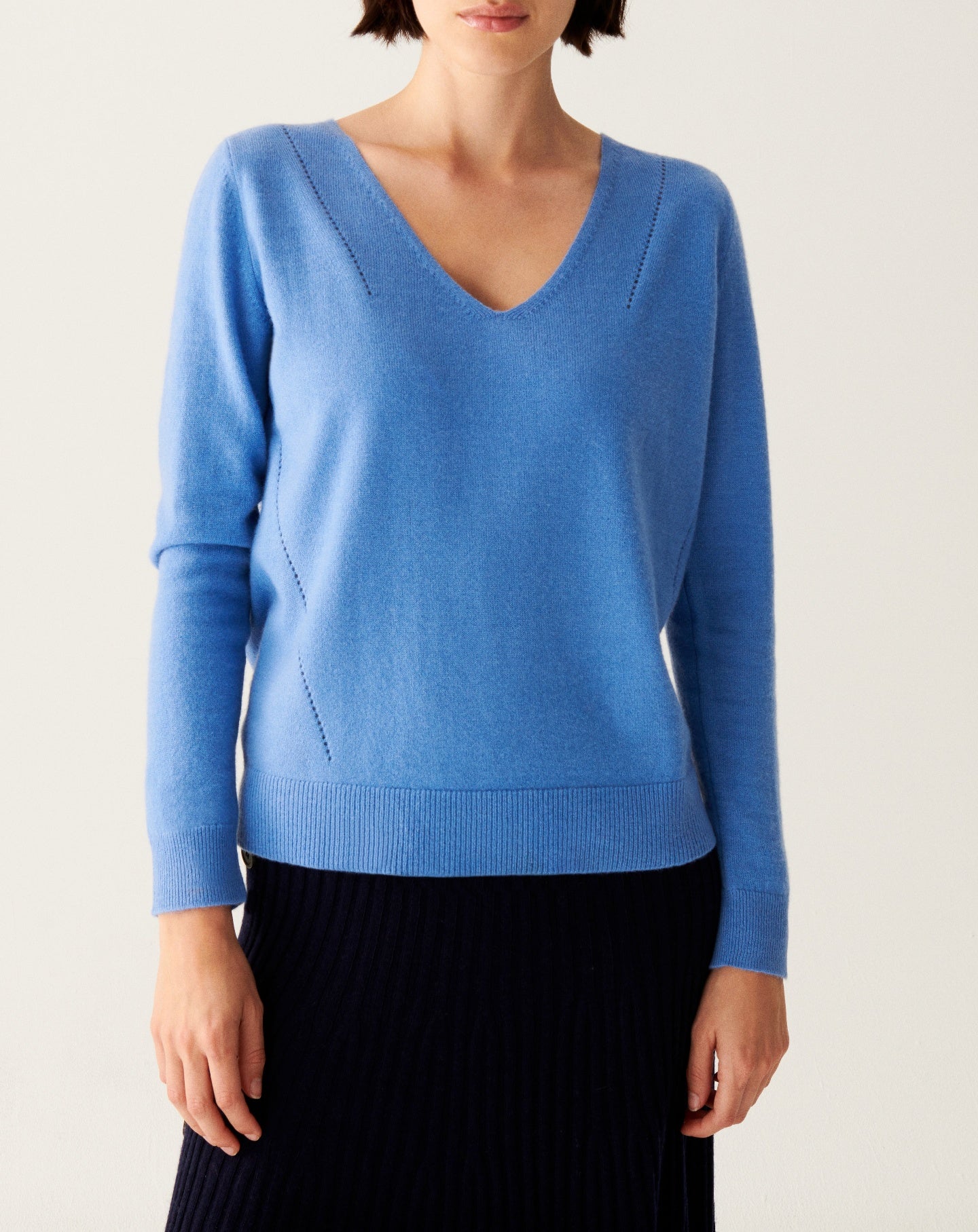 RECO120Pull V Ample Col À Même Lignes Pointelle - Bleu Kinetic
