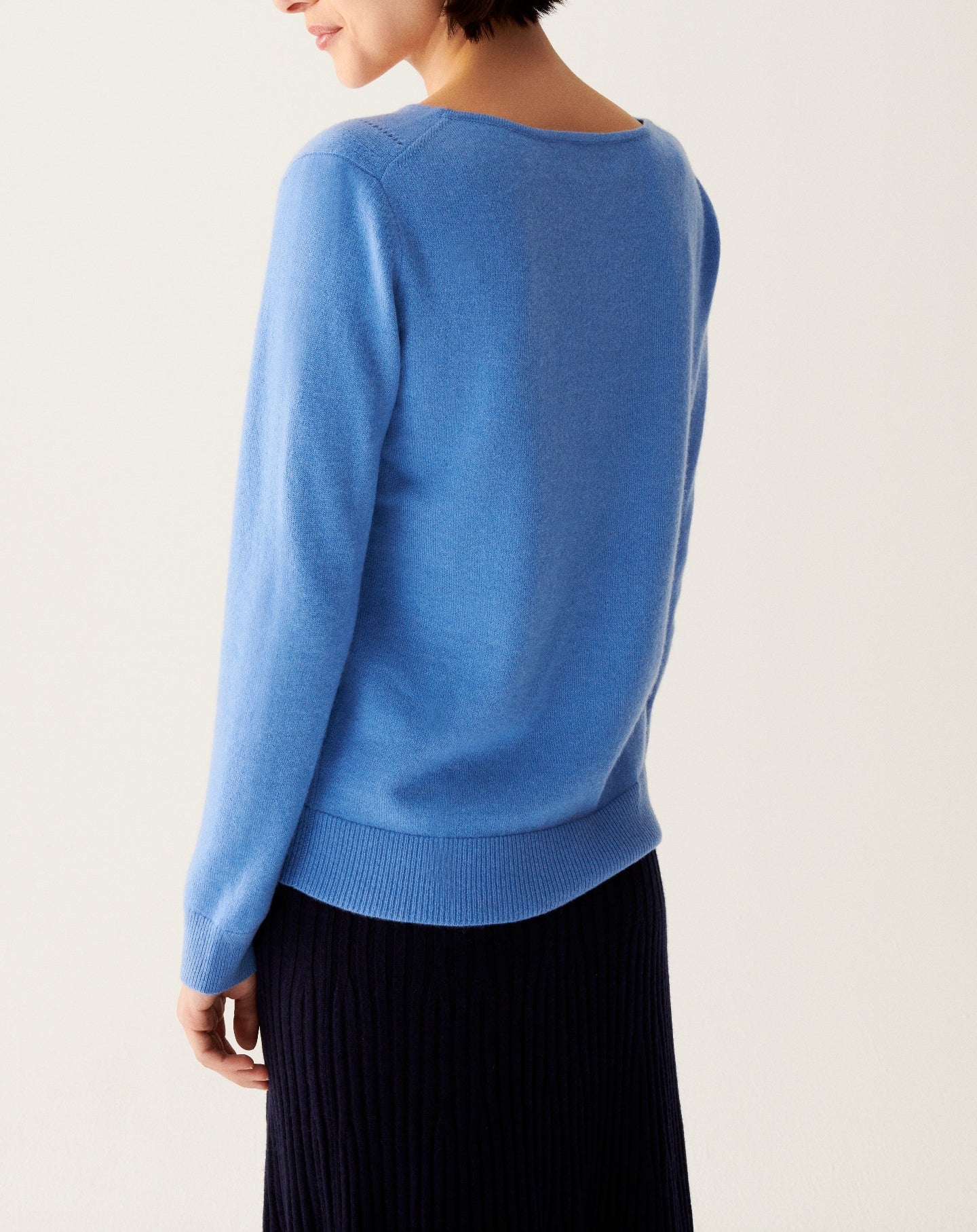 RECO120Pull V Ample Col À Même Lignes Pointelle - Bleu Kinetic