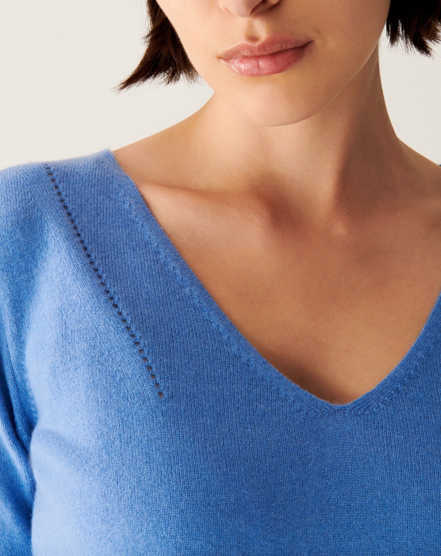 RECO120Pull V Ample Col À Même Lignes Pointelle - Bleu Kinetic