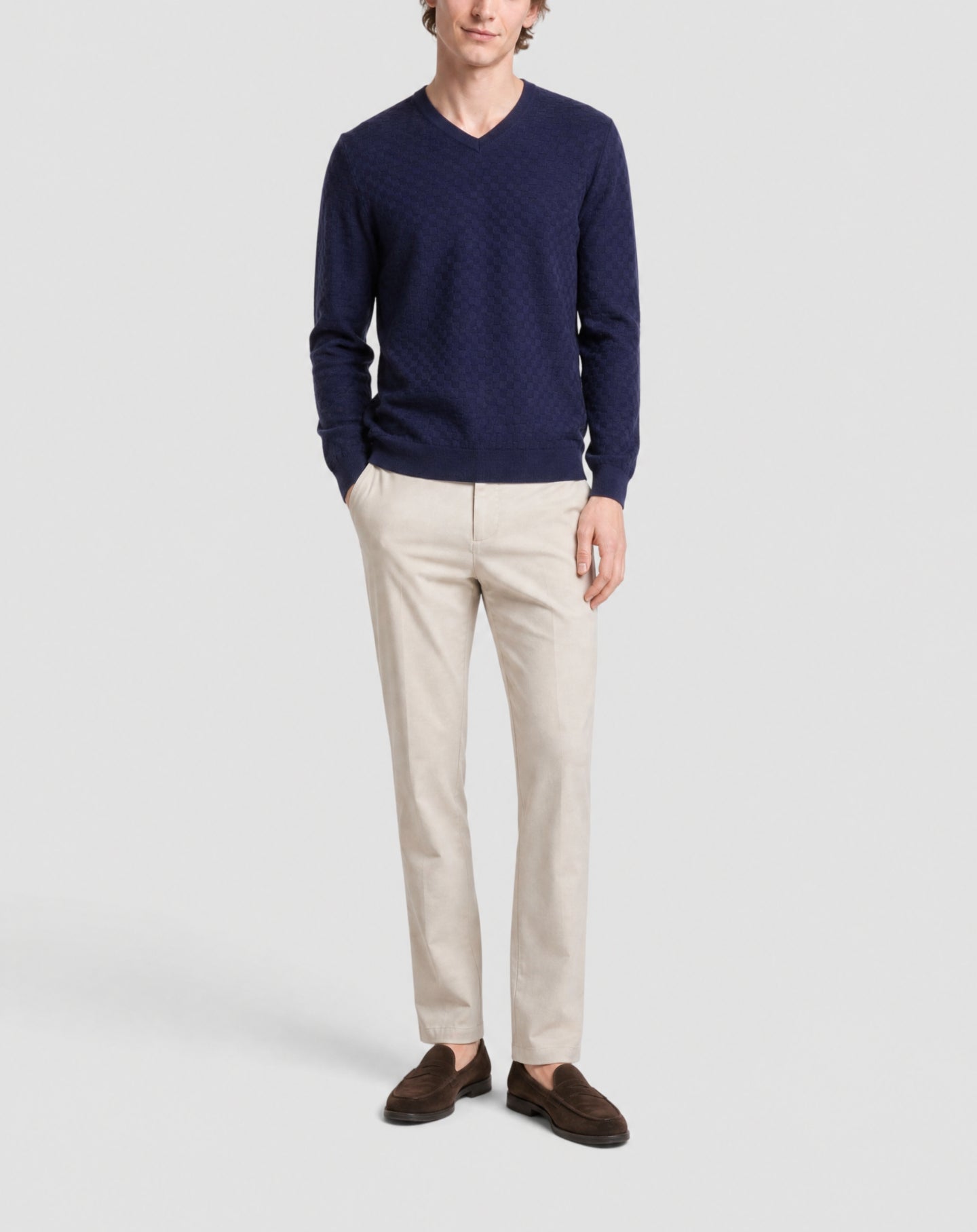 Ultra-fine, textured chequered cotton V-neck jumper - Navy