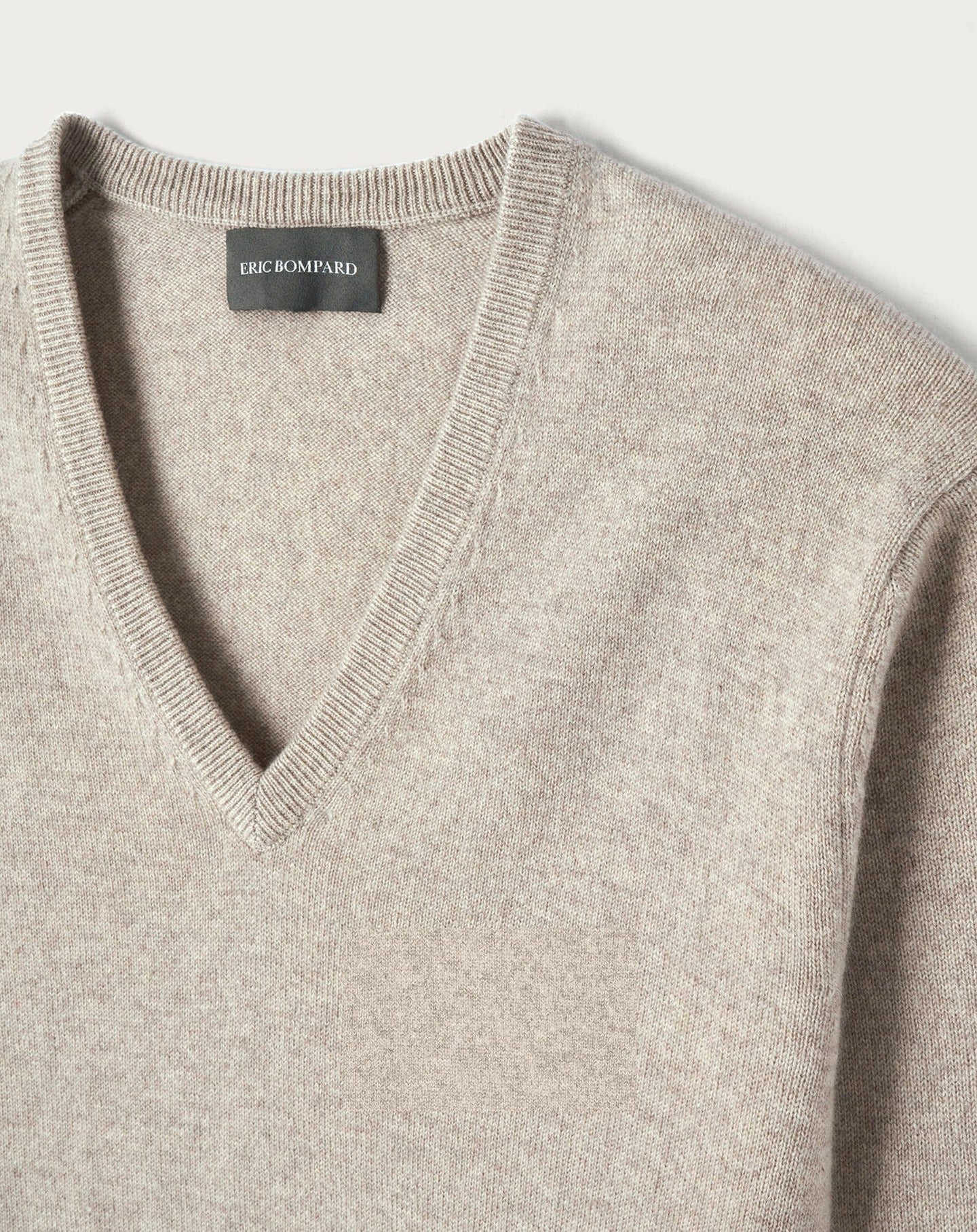 V-neck cashmere jumper - Latte