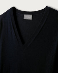 Ultra-fine cashmere oversized V-neck jumper - Black