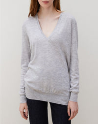 Ultra-fine cashmere oversized V-neck jumper - Electric Blue