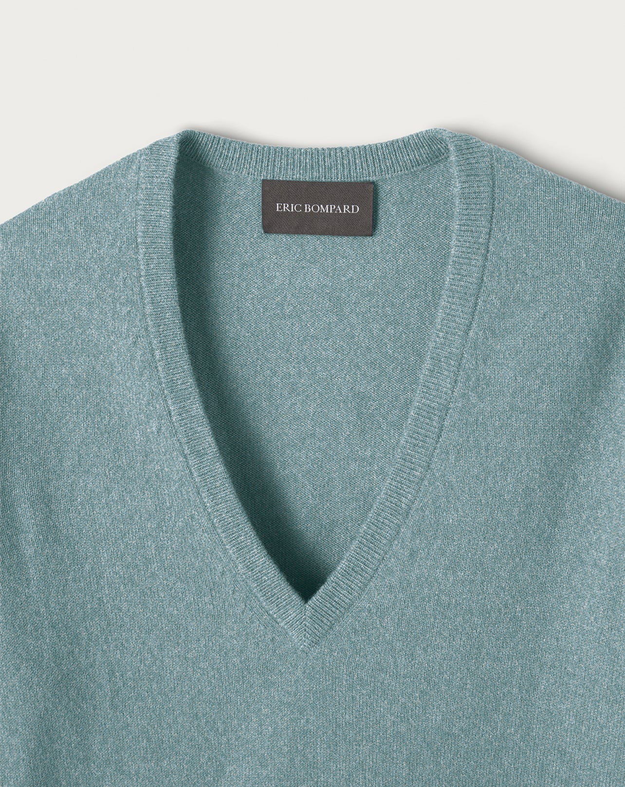 Classic cashmere V jumper - Marlow