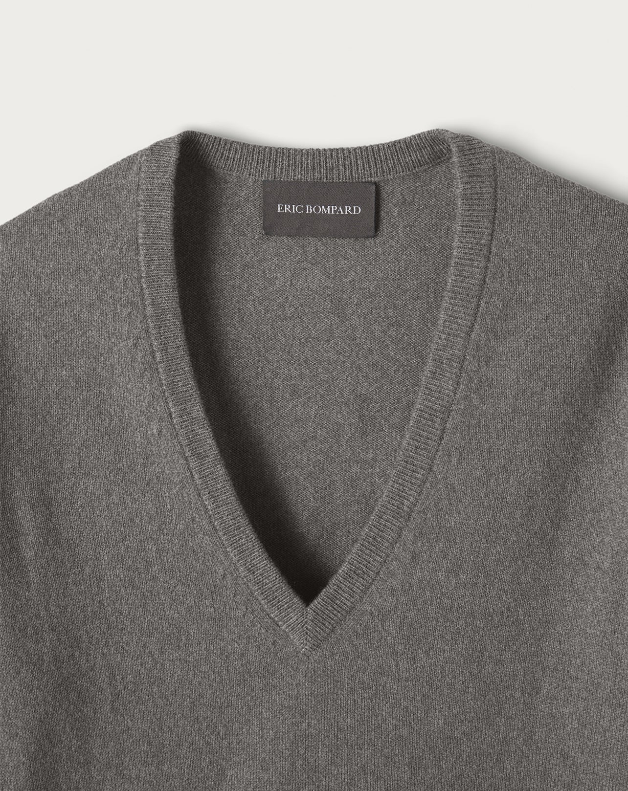 Soft cashmere V-neck jumper - Loup