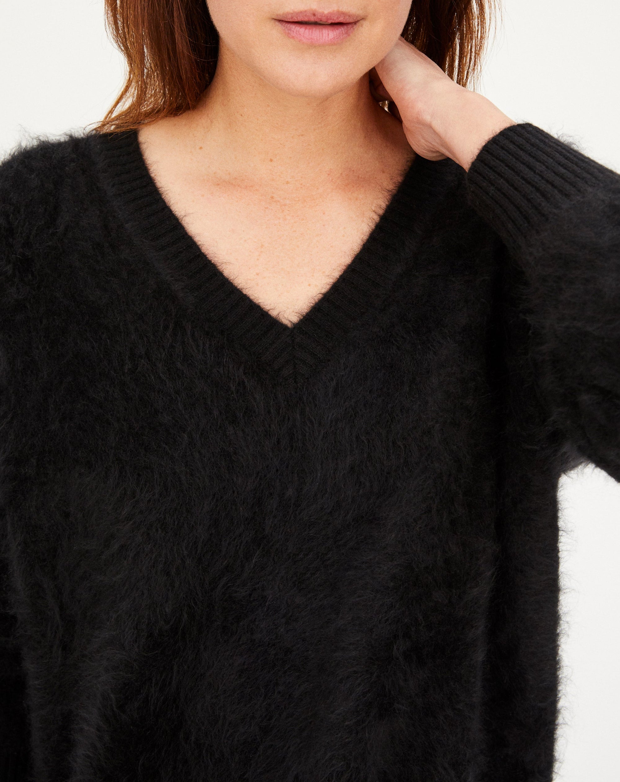 Brushed cashmere V jumper - Black