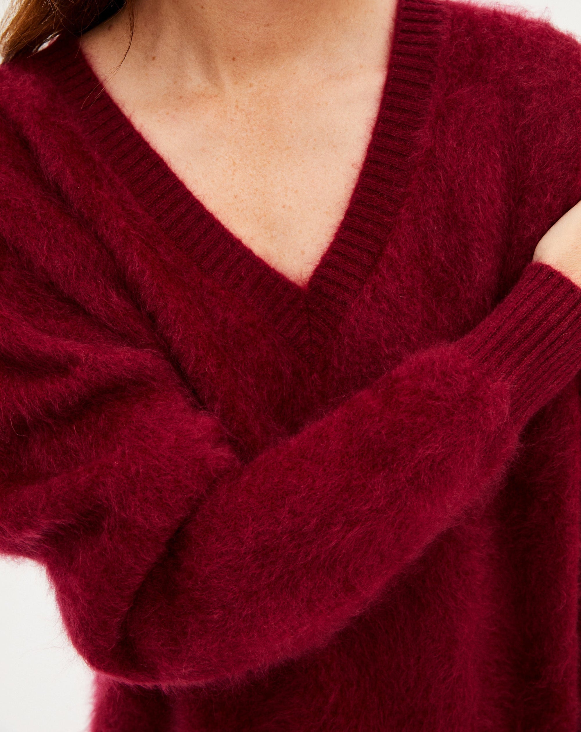 Brushed cashmere V jumper - Dahlia
