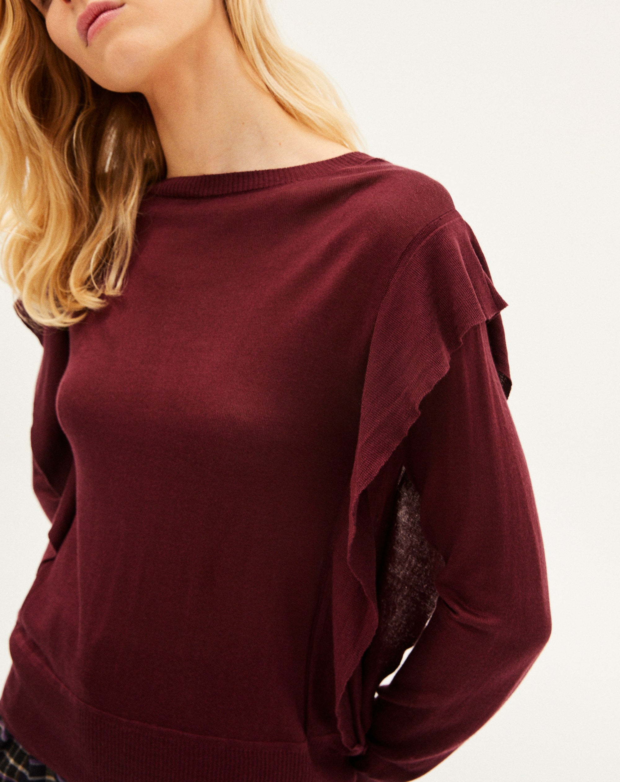 Pull ras de cou Volante en cachemire - Dahlia