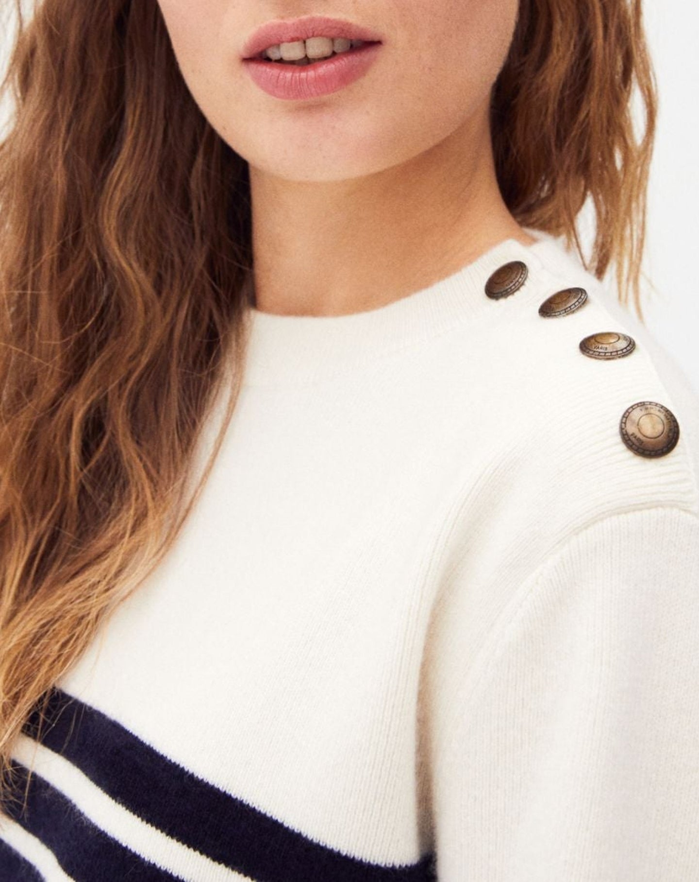 Striped cashmere and wool buttoned crew neck jumper - Natural & Navy