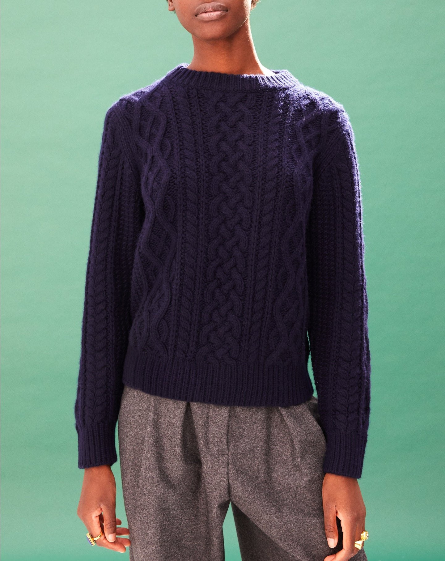 Pull ras de cou ample à torsades Aran en cachemire - Marine
