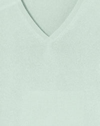 Slim-fit V-neck jumper with cashmere and silk wrist slits - Cristal