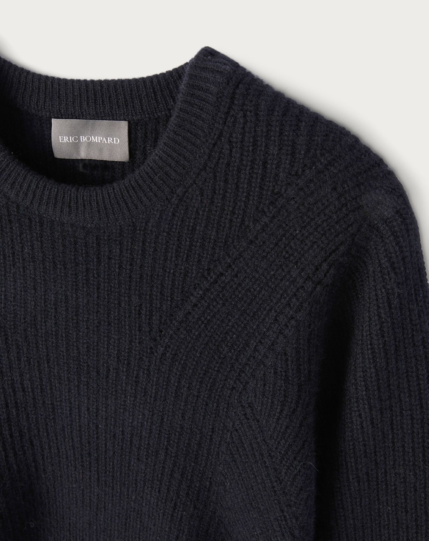 Pull ras de cou côtelé en cachemire - Noir