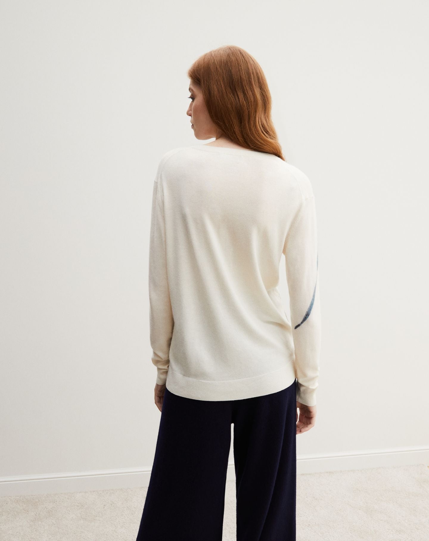 Cashmere flower print V-neck jumper - Natural
