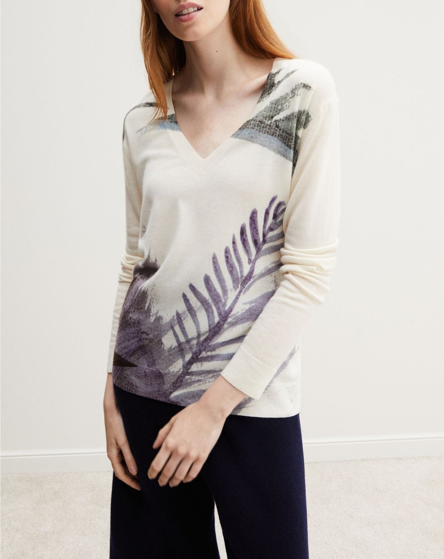 Cashmere flower print V-neck jumper - Natural