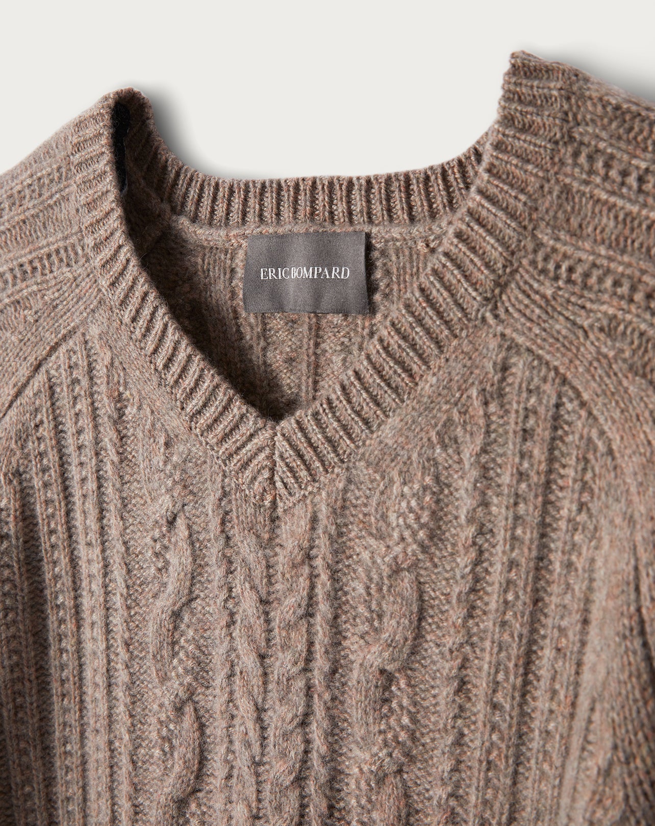 Cashmere cable-knit V-neck jumper - Millet