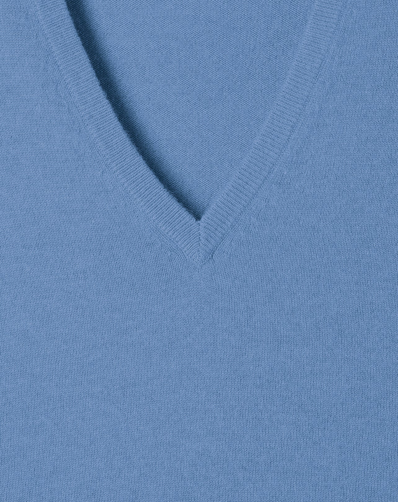 Classic cashmere V jumper - Egyptian Blue