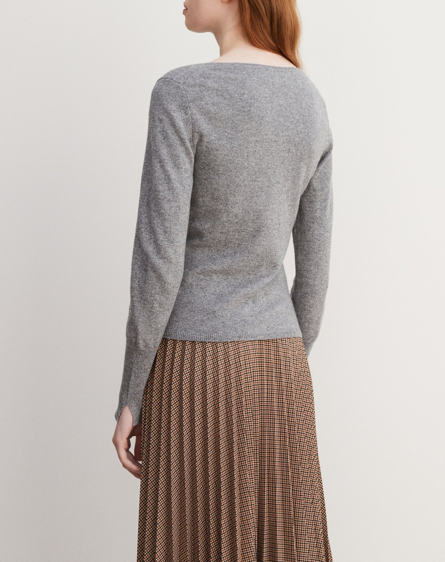 Pull ras de cou à decolleté danseuse en cachemire - Flanelle