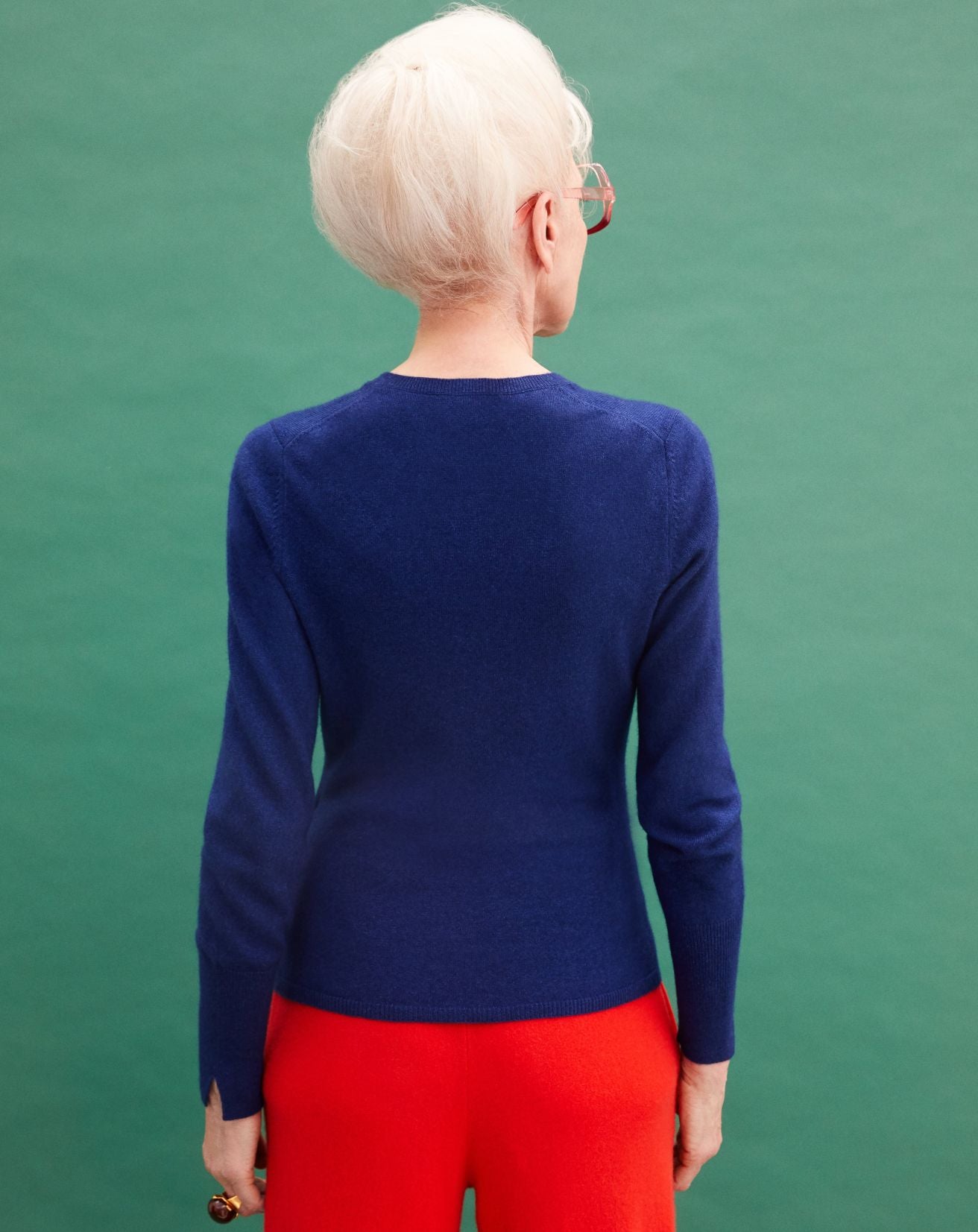 Slim-fit V-neck cashmere and silk slit jumper - Royal