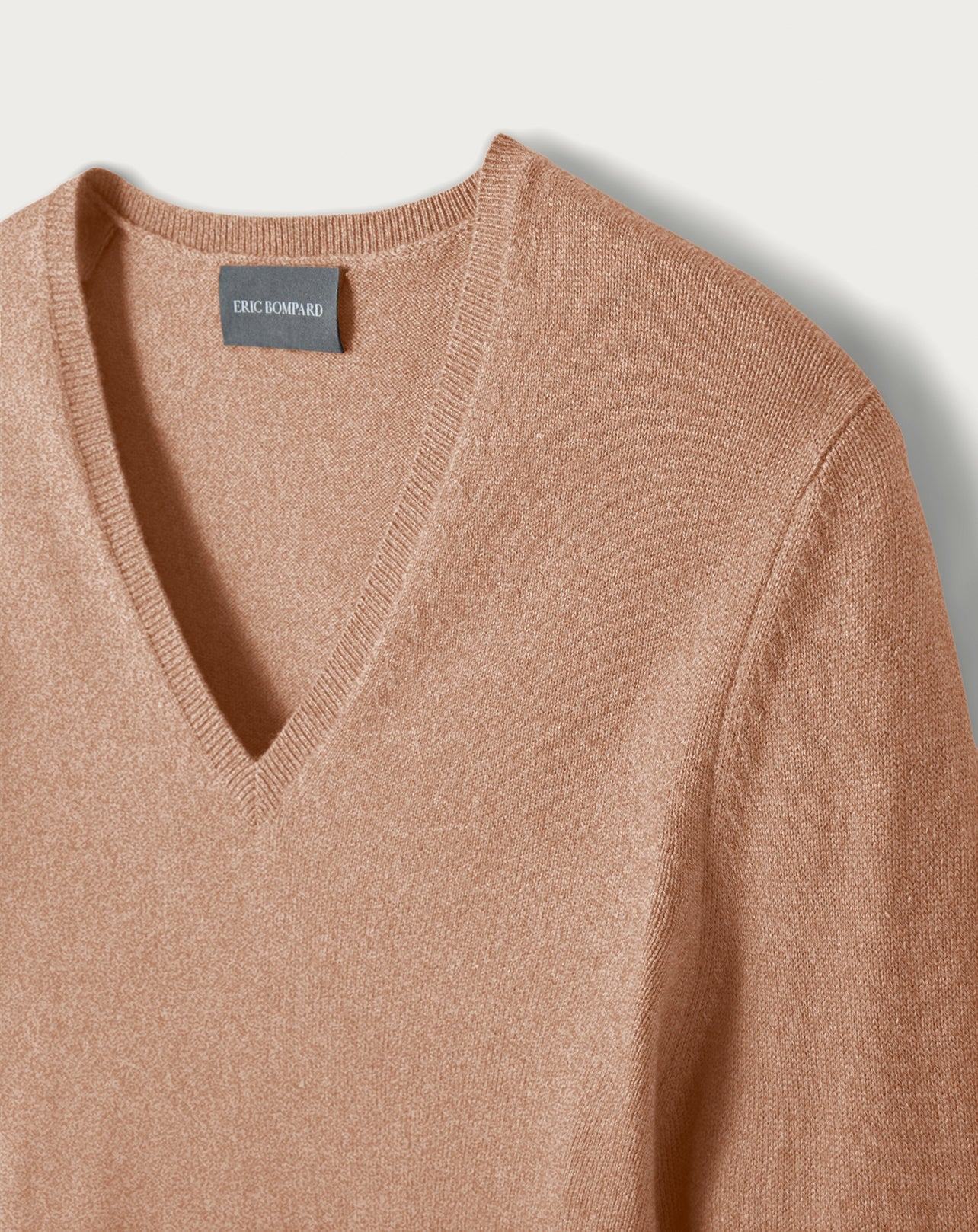 Slim-fit V-neck cashmere and silk slit jumper - Camel