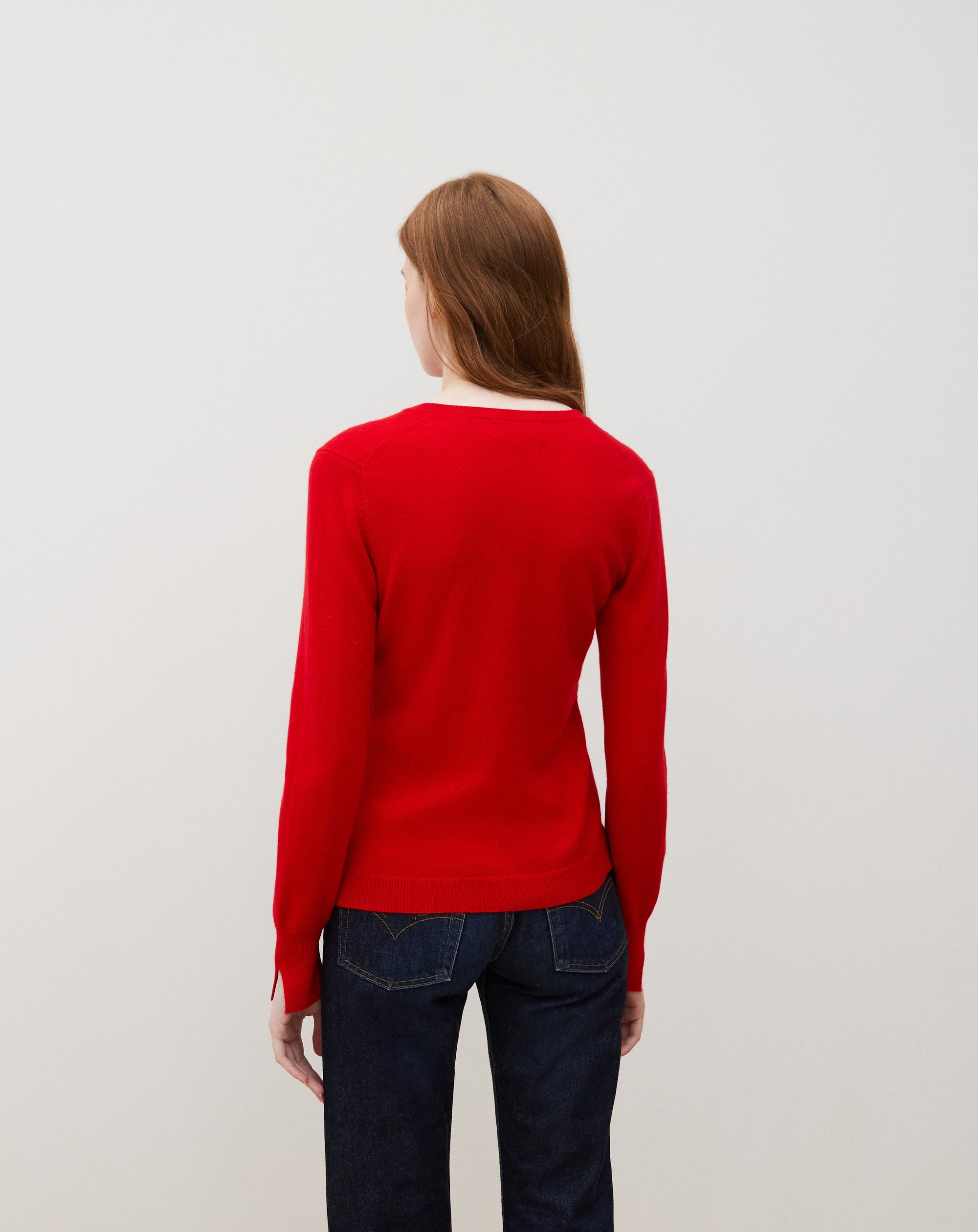 Slim-fit V-neck jumper with cashmere and silk wrist slits - Rouge Gorge
