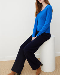 Slim-fit V-neck jumper with cashmere and silk wrist slits - Cobalt