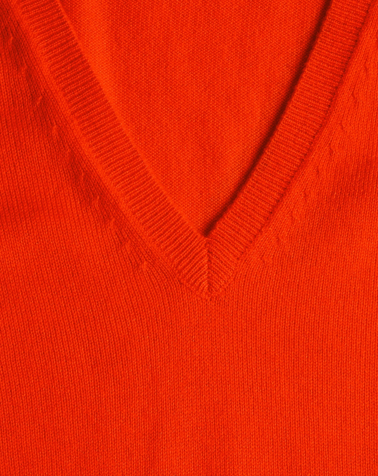 Slim-fit V-neck cashmere and silk slit jumper - Lipstick