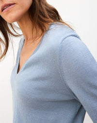 Ultra-fine cashmere V jumper - Cirrus