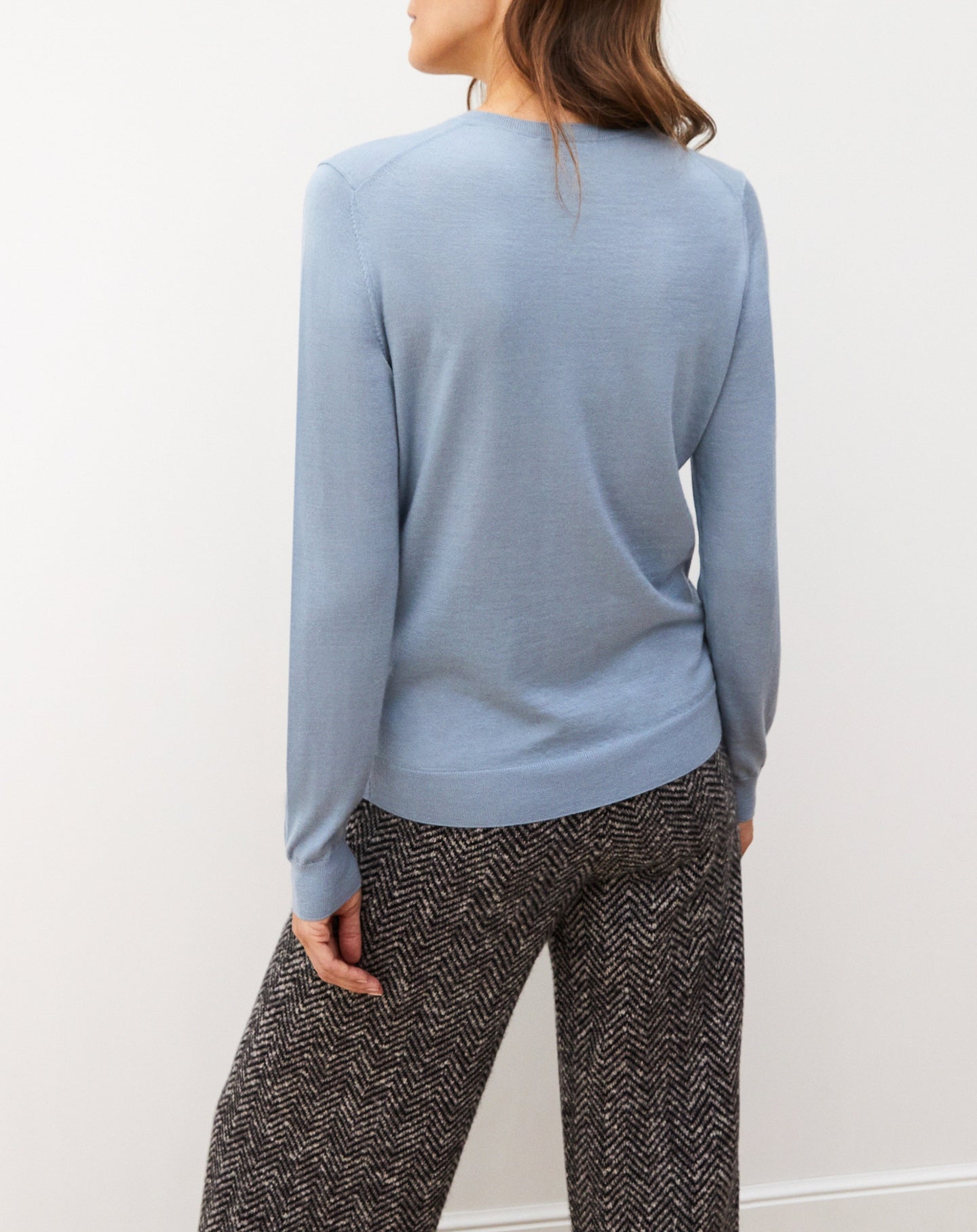 Ultra-fine cashmere V jumper - Cirrus