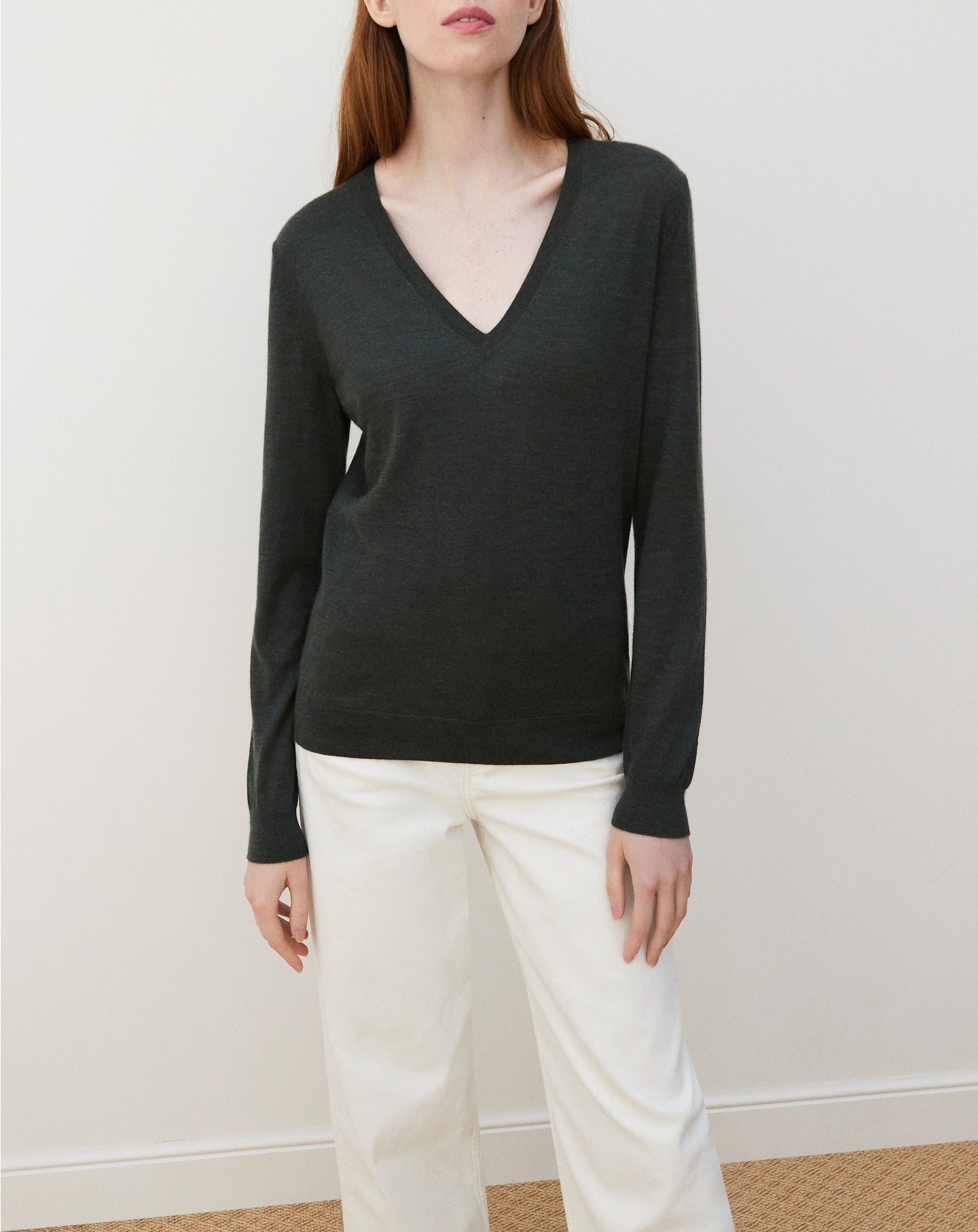 Cashmere plunging V-neck jumper - Hunting