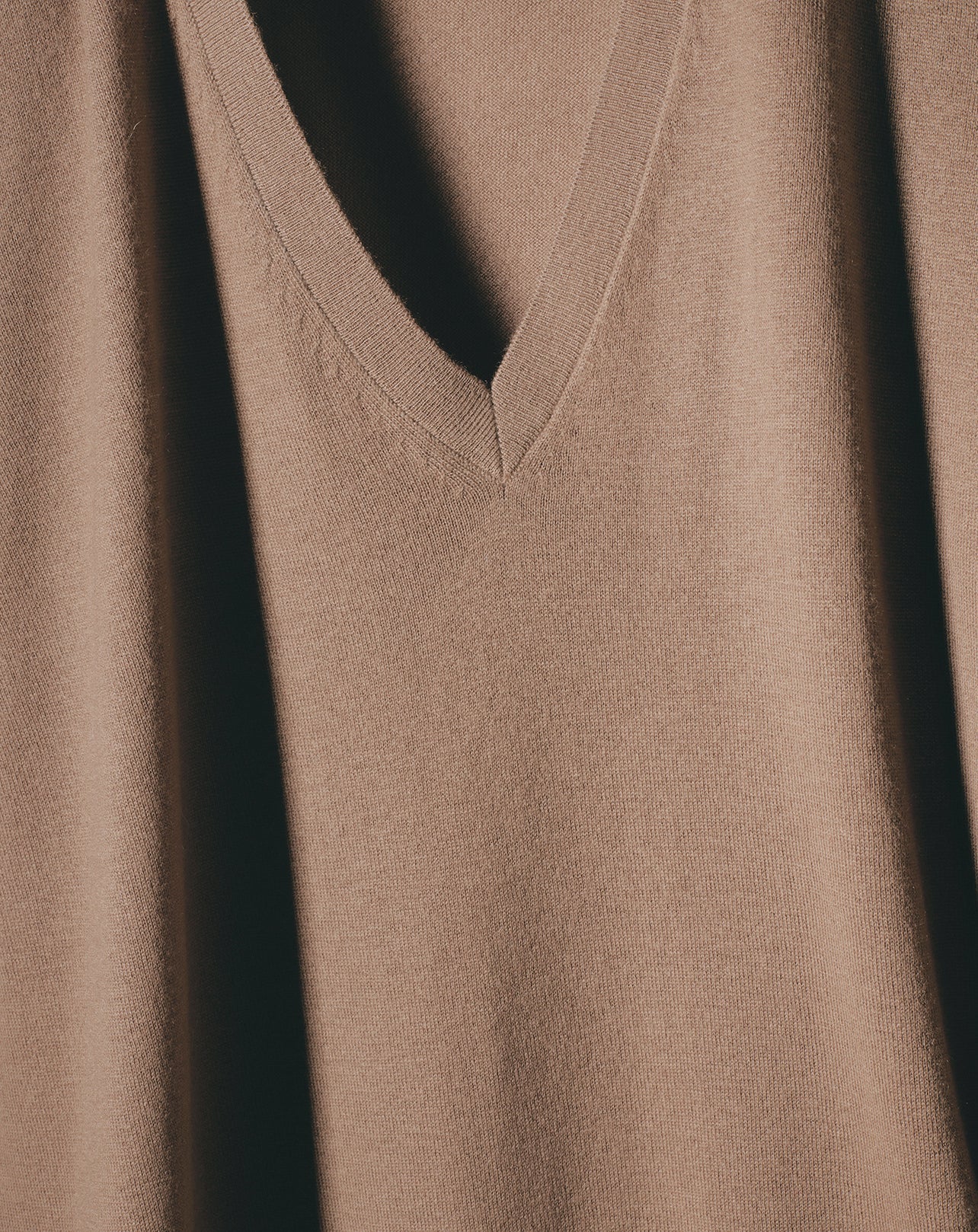 Ultra-fine cashmere V-neck jumper - Coriandre
