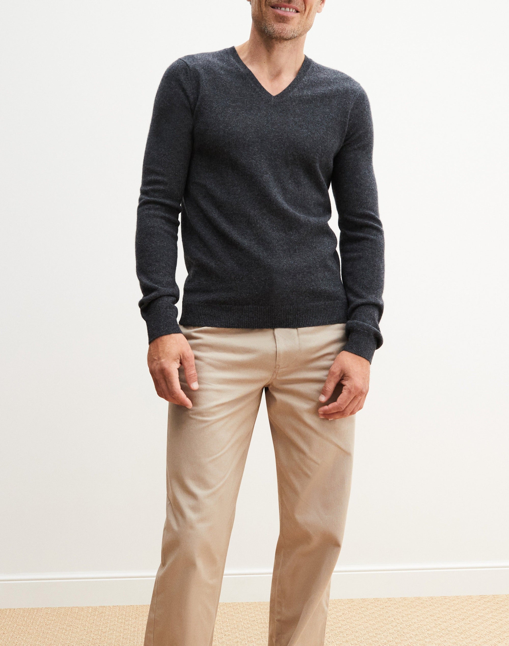 Pull à col V ajusté en cachemire - Anthracite