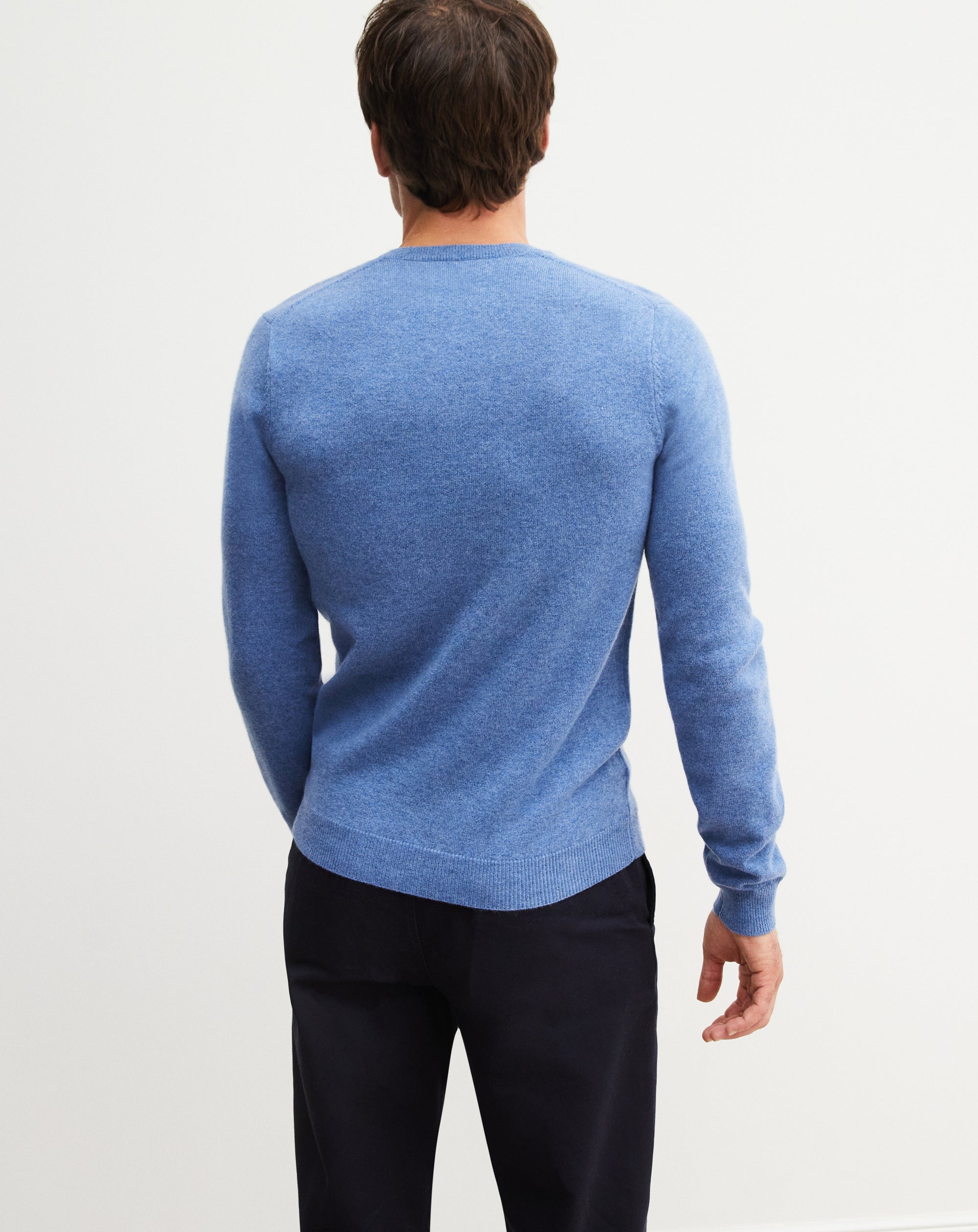 Pull à col V ajusté en cachemire - Bleu Egée
