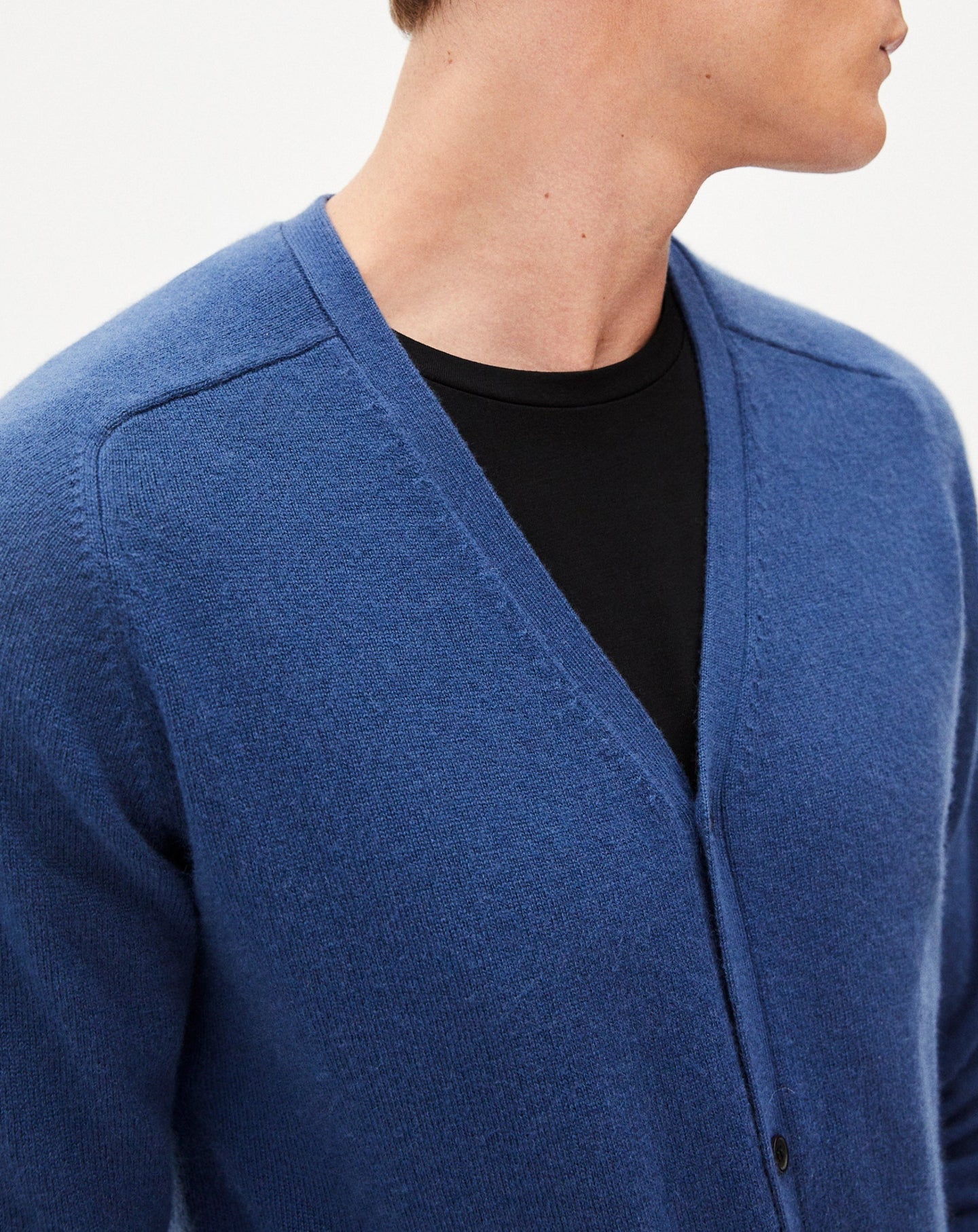 Gilet ajusté emmanchures marteau en cachemire - Indigo