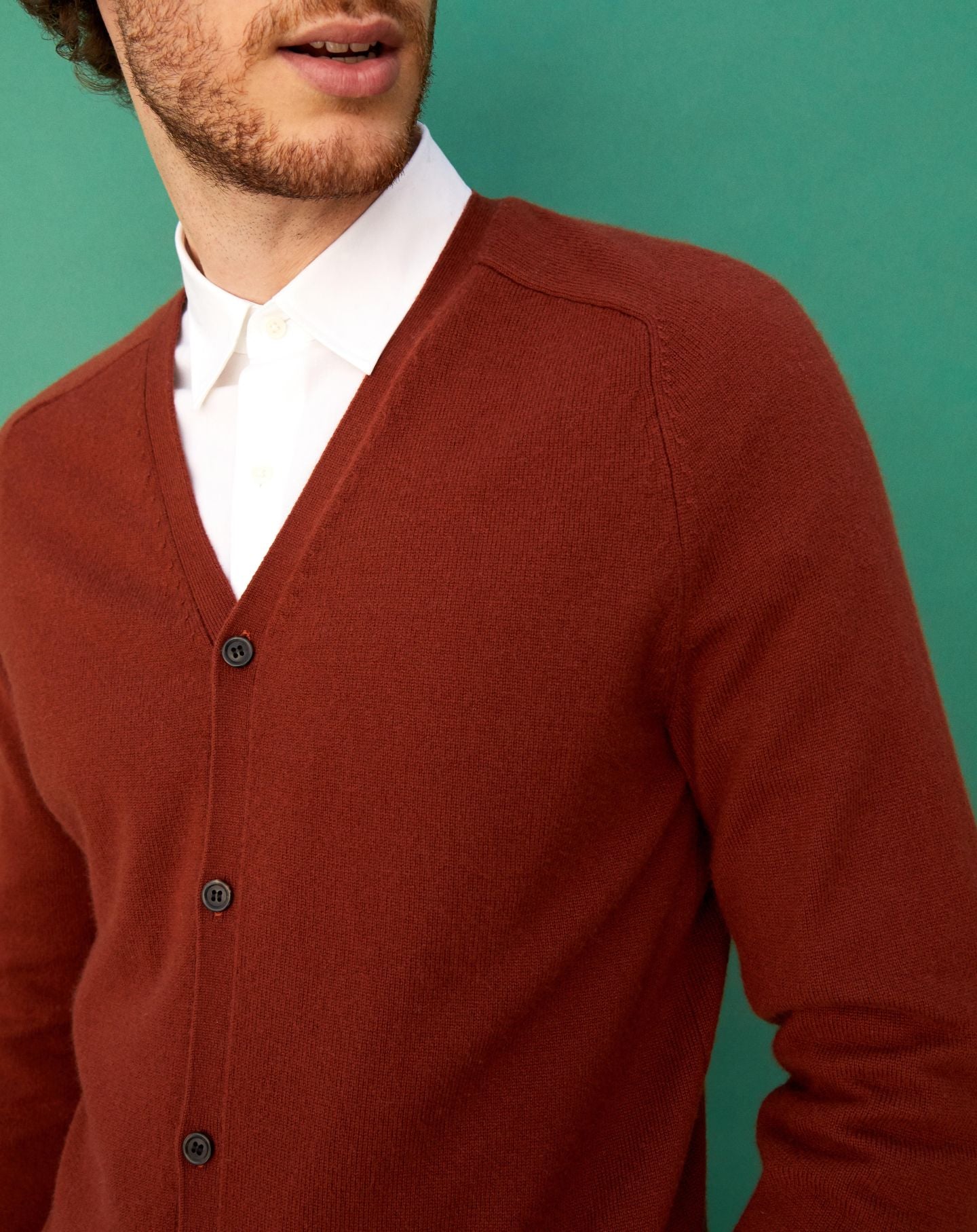 Fitted cashmere cardigan with hammered armholes - Chataigne