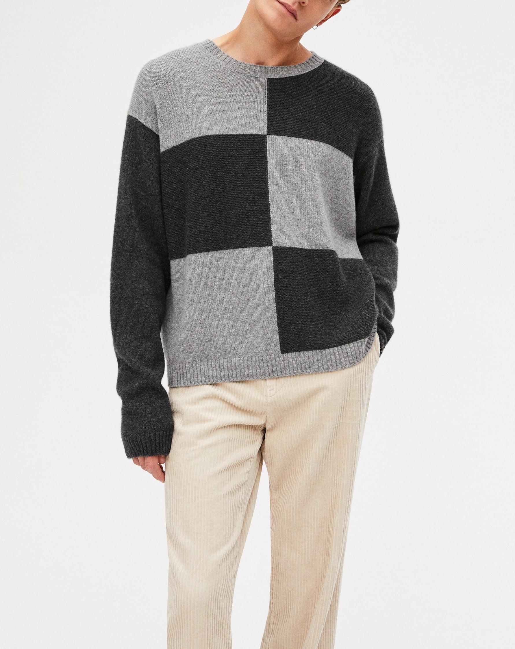 Color-block cashmere crew neck jumper - Anthracite & Flannel