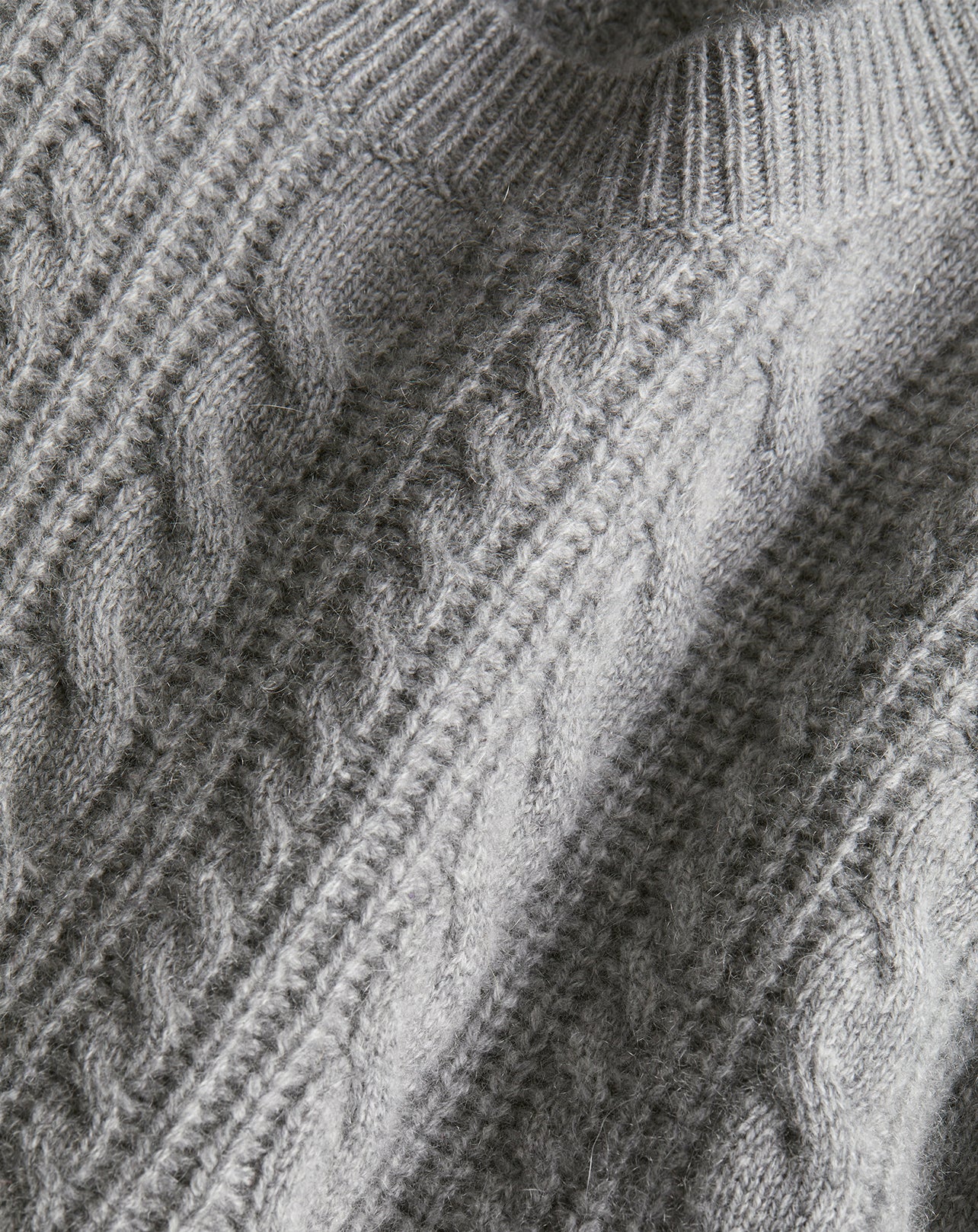 Cashmere cable-knit crew neck jumper - Flannel