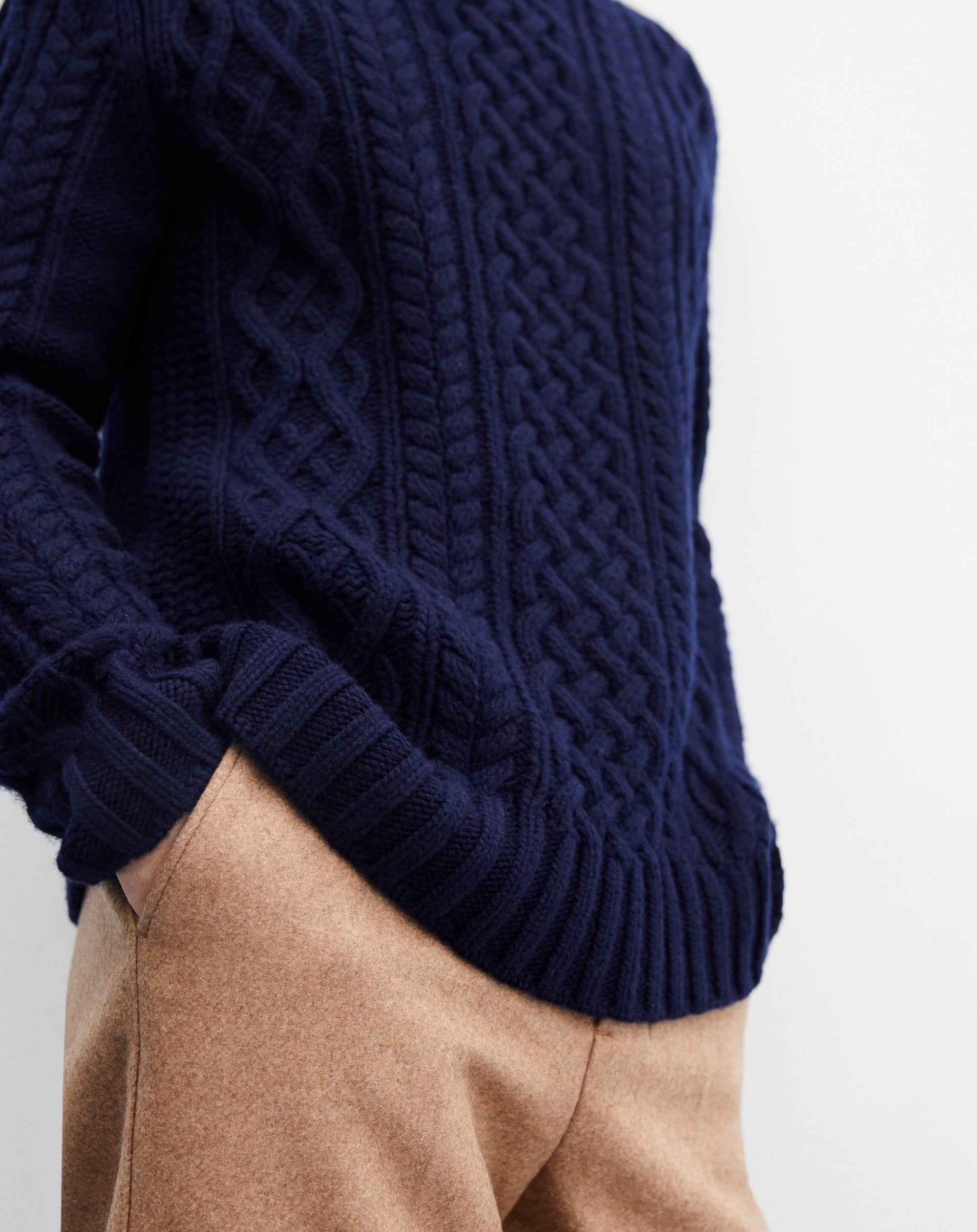 Aran cashmere cable-knit crew neck jumper - Navy