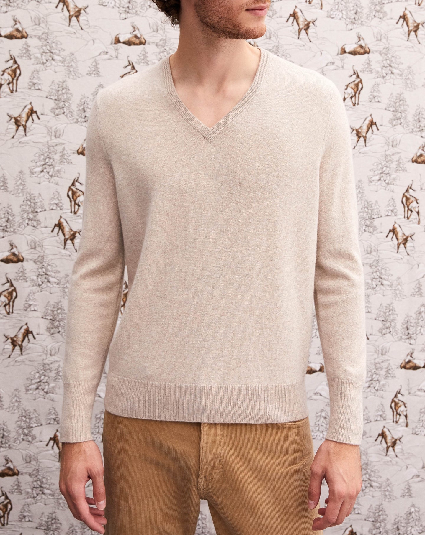 Classic cashmere V-neck jumper - Ruby