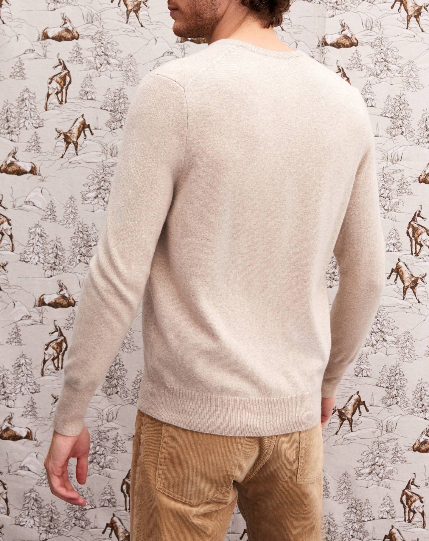 Classic cashmere V-neck jumper - Ruby