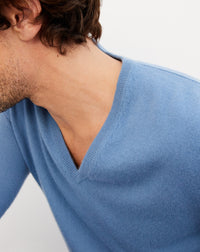 Classic cashmere V jumper - Egyptian Blue