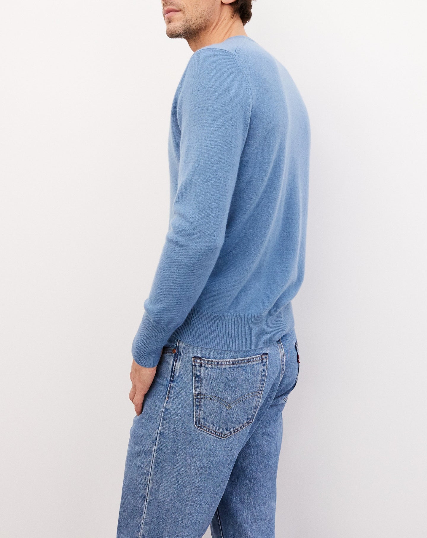 Classic cashmere V jumper - Egyptian Blue
